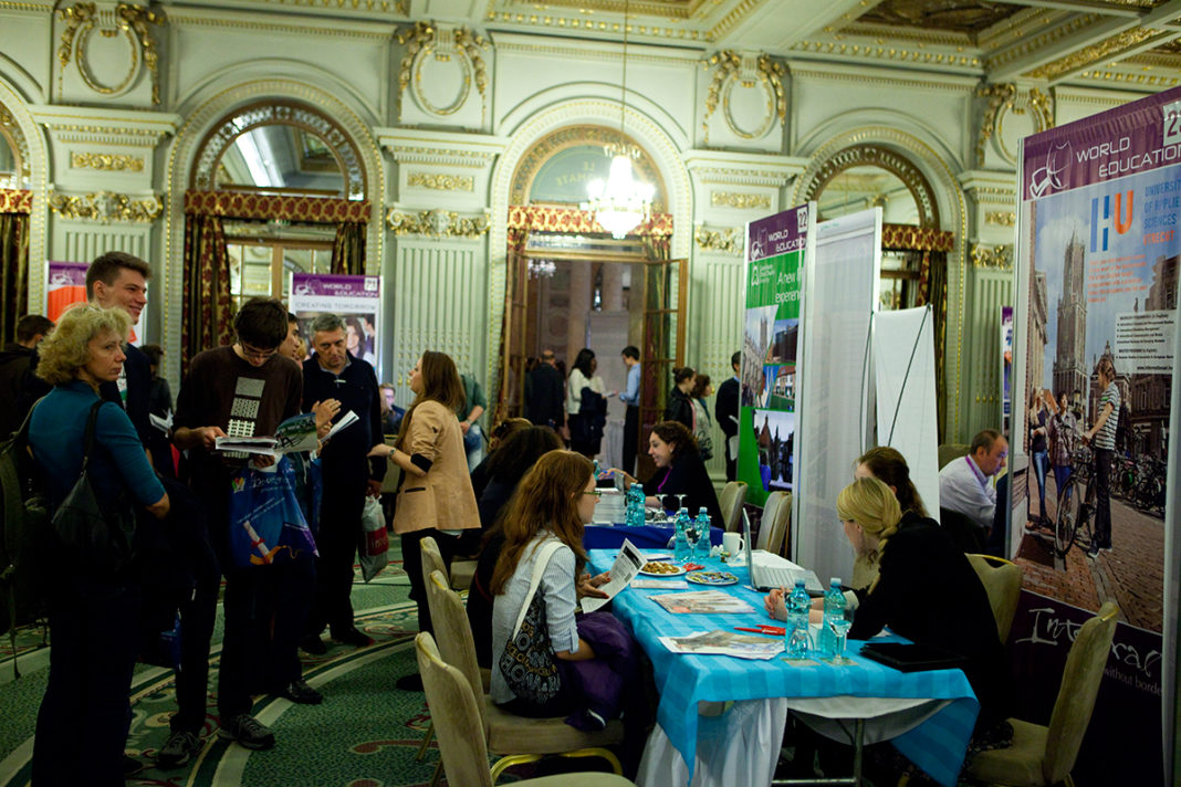 universitatile-targ-studenti targ educatie riuf wef