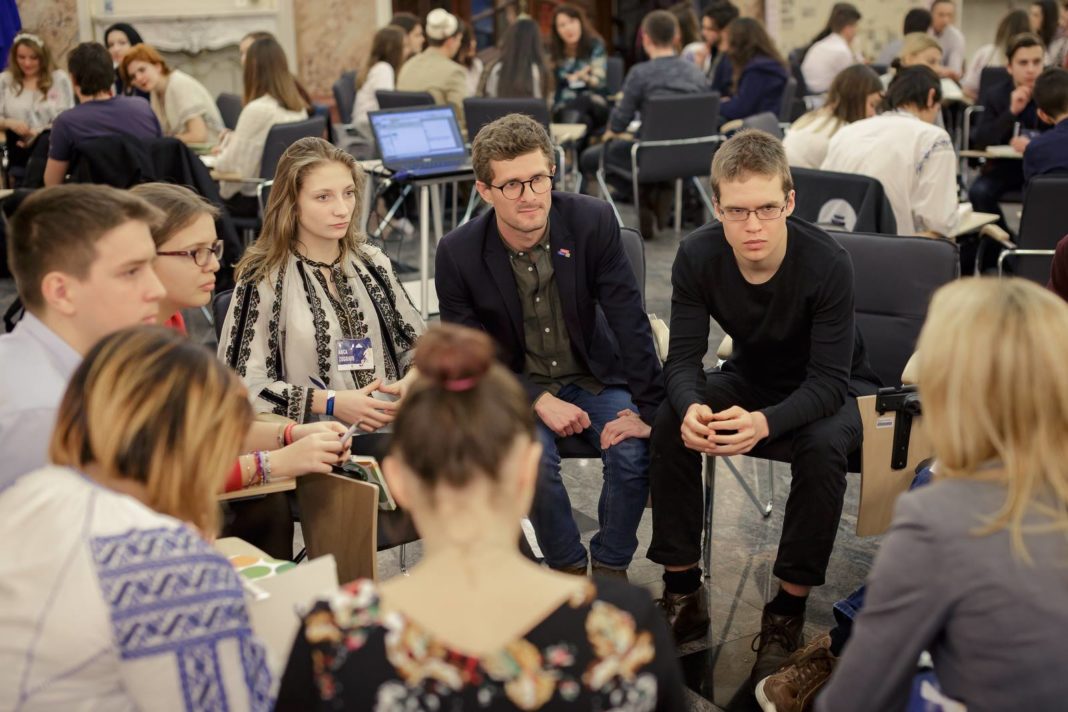 59 de adolescenți Excepționali au aflat poveștile unor mari oameni de succes din țară