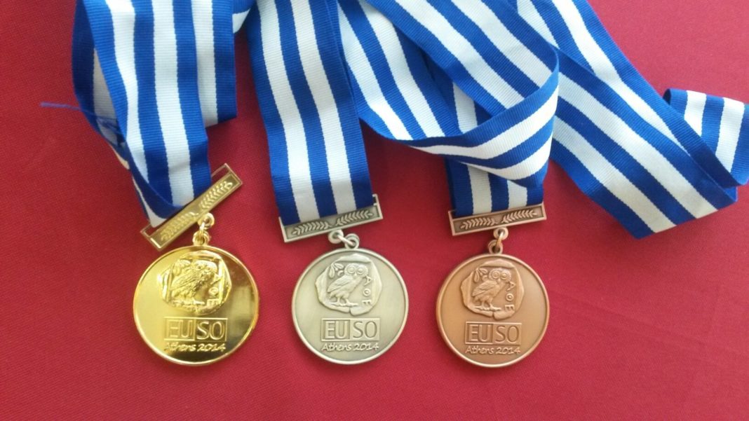 Două medalii de argint pentru echipele româneşti prezente la Olimpiada de Ştiinţe a Uniunii Europene/EUSO 2018