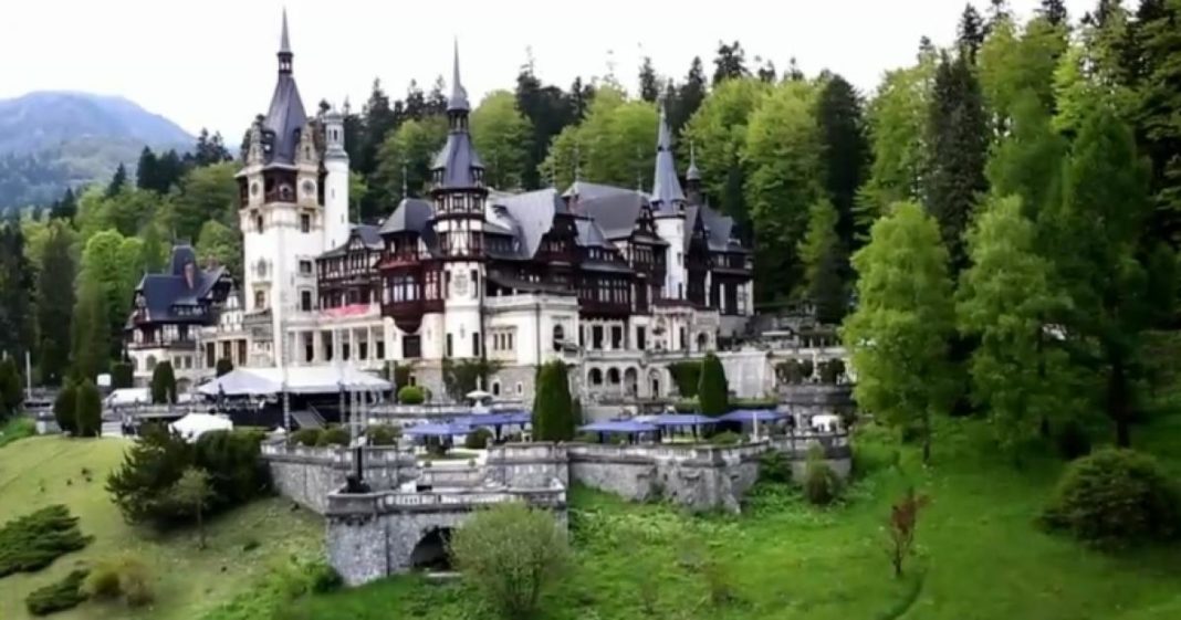 BFE0AD60-BA4E-4F3A-93D5-C30FF2946411