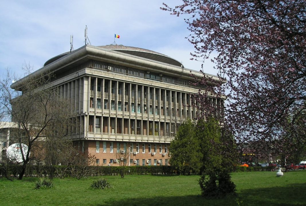 200 de liceeni, studenţi la Politehnică pentru o săptămână