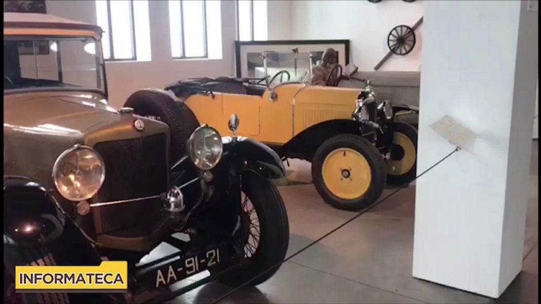 Muzeul Automobilistic din Malaga – mașini de colecție cu 7 euro intrarea