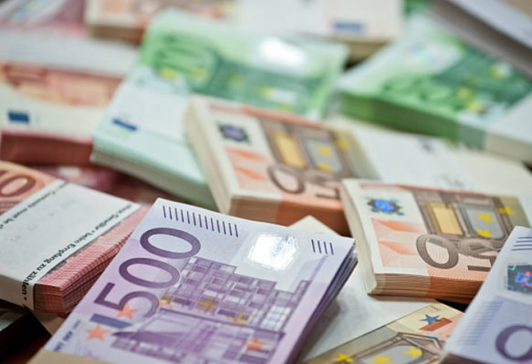 Poza pentru articolul Statul oferă până la 27.000 de lei tinerilor care se angajează pentru prima dată. Măsuri noi pentru integrarea pe piața muncii