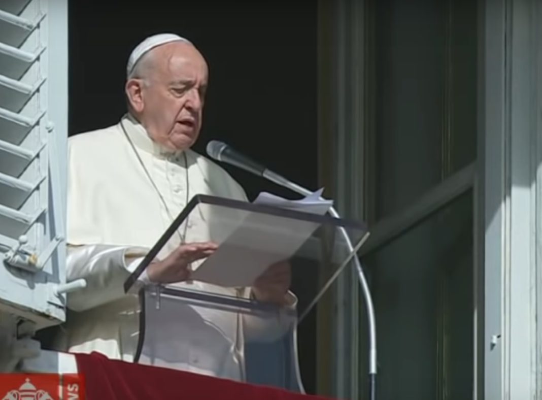 Vaticanul vrea protejarea copiilor de către giganții internetului, Facebook, Google sau Amazon