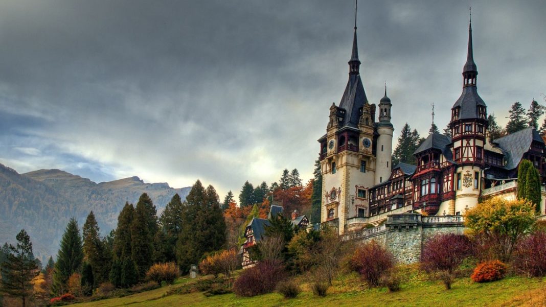 peles, custodele coroanei, cazare covid