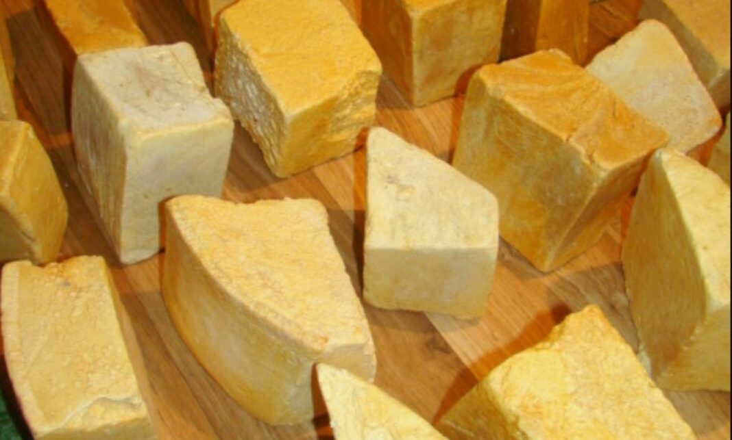 Săpun din ulei alimentar folosit, produs de studenții din Galați