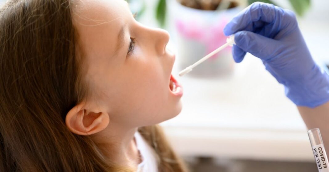 Testele de salivă limitate în scoli după ridicarea stării de alertă