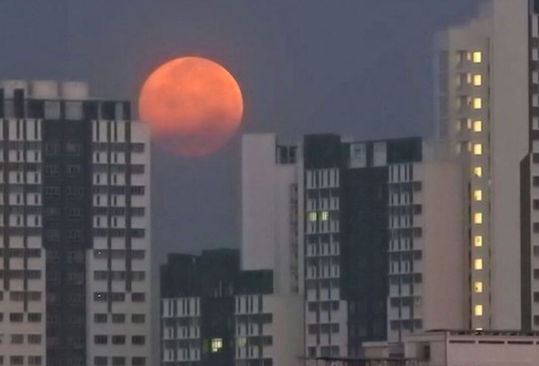 Update: Vom avea parte de două super-Luni în august