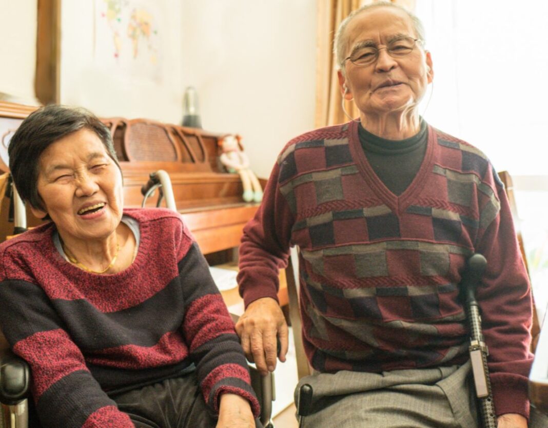 Peste 10% dintre japonezi au peste 80 de ani