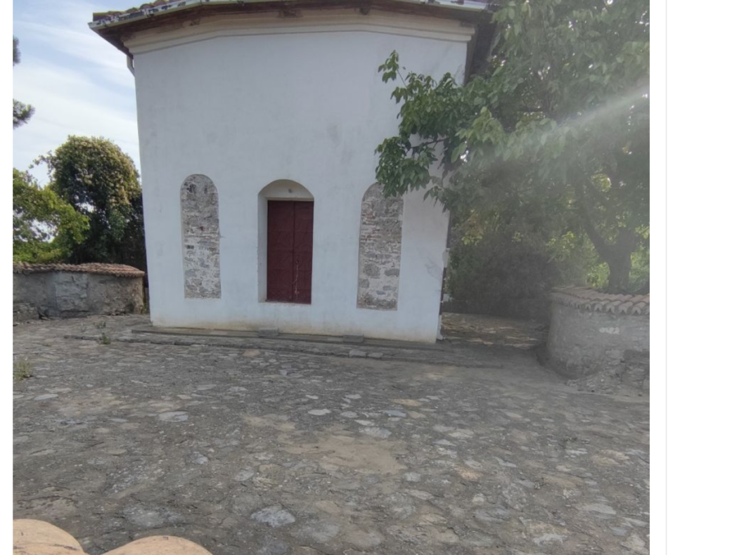 Șantierul arheologic din apropierea bisericii ”Sfântul Atanasie” din comuna Niculiţel cu morminte de pe vremea Imperiului otoman