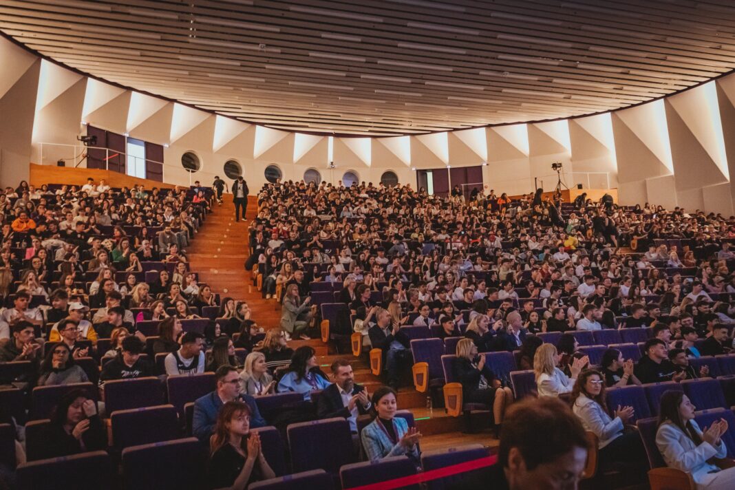 Asociația GO-AHEAD a lansat prima comunitate dedicată elevilor din liceele tehnologice, Comunitatea DREAM