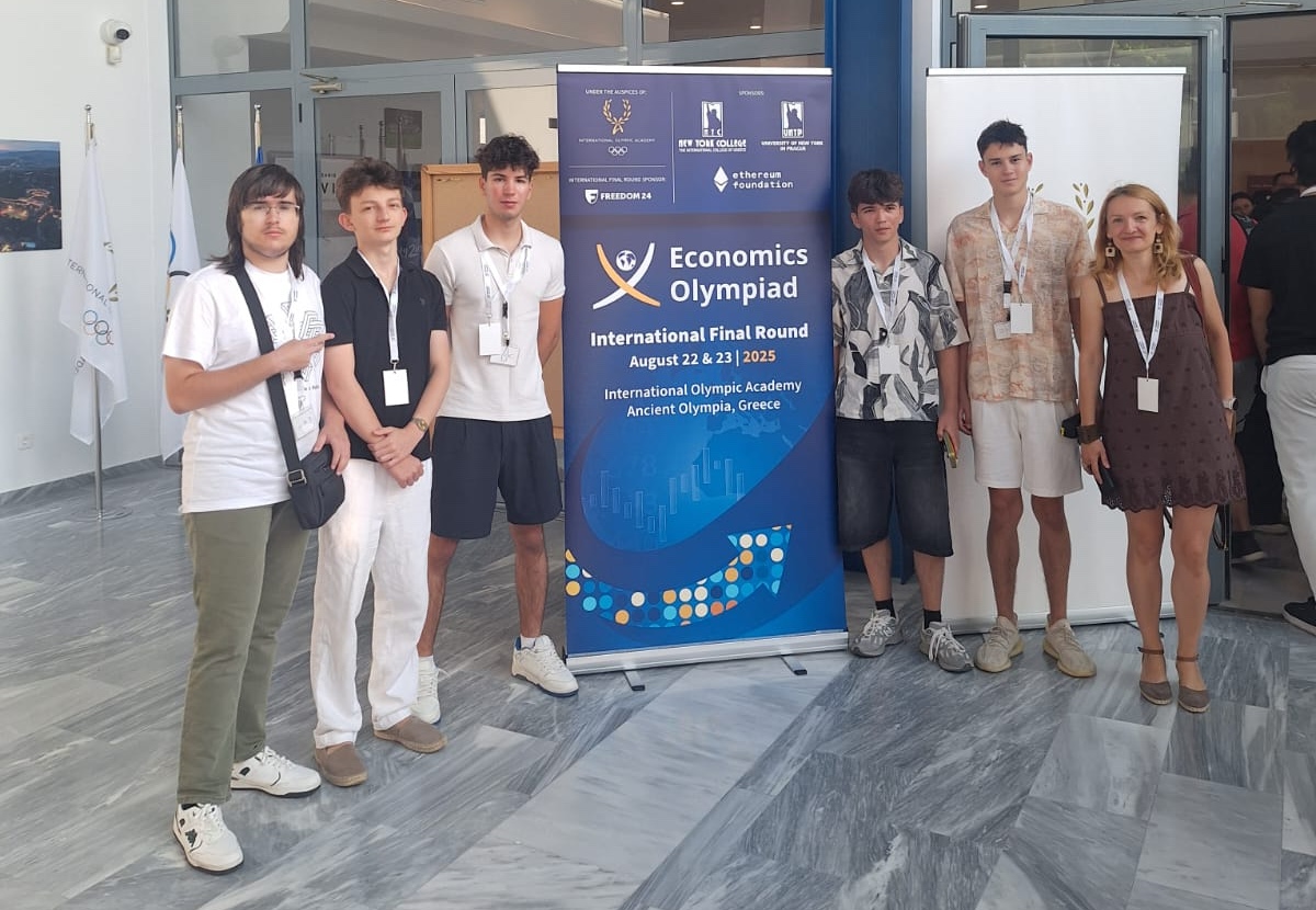 Cinci elevi rom&acirc;ni au reprezentat &#539;ara la Finala Interna&#539;ional&#259; a Olimpiadei de Economie din Grecia