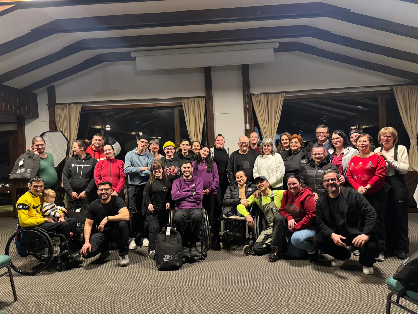 Poza pentru articolul CEO-ul Kaufland coboară pe pârtie alături de persoane cu dizabilități: integrare prin sport și voluntariat