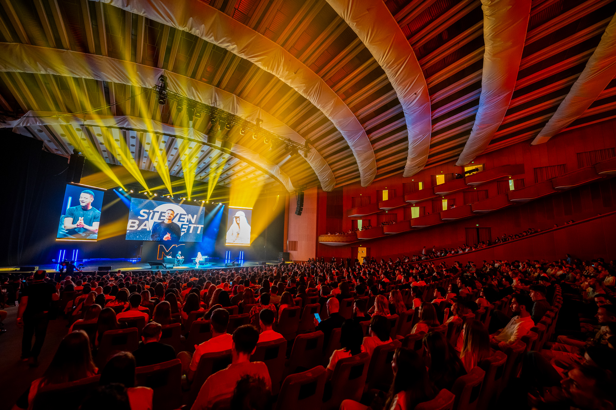 Poza pentru articolul Acces la educație aplicată și conexiuni reale pentru noua generație: FOMO – The Festival Of Modern Owners lansează biletele pentru studenți, la preț special