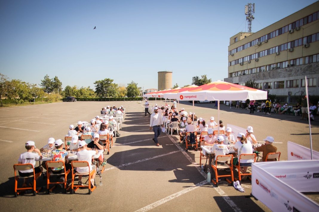 Peste 200 de copii au participat la un concurs de șah organizat la Petromidia Peste 200 de copii au participat la un concurs de șah organizat la Petromidia